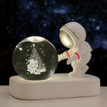 Galaxy Astronaut Crystal Ball Night Light – USB Powered Planet Lamp, Warm Bedside Light & Birthday Gift for Home Decor