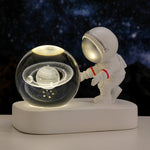 Galaxy Astronaut Crystal Ball Night Light – USB Powered Planet Lamp, Warm Bedside Light & Birthday Gift for Home Decor